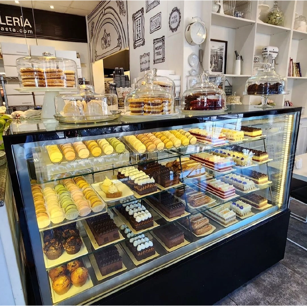 Heladera exhibidora para Tortas - FRIMAQ Refrigeración